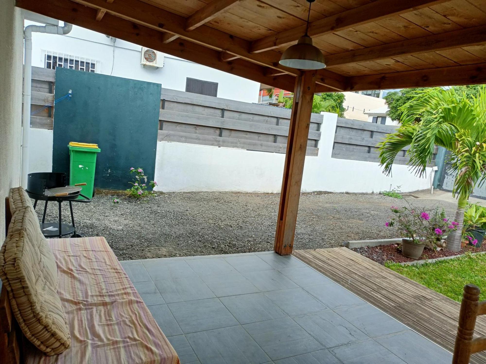 Jolie Maison T3 A St Pierre, 2 Chambres Avec Sdb, Grande Varangue, Jardin سانت بيير المظهر الخارجي الصورة
