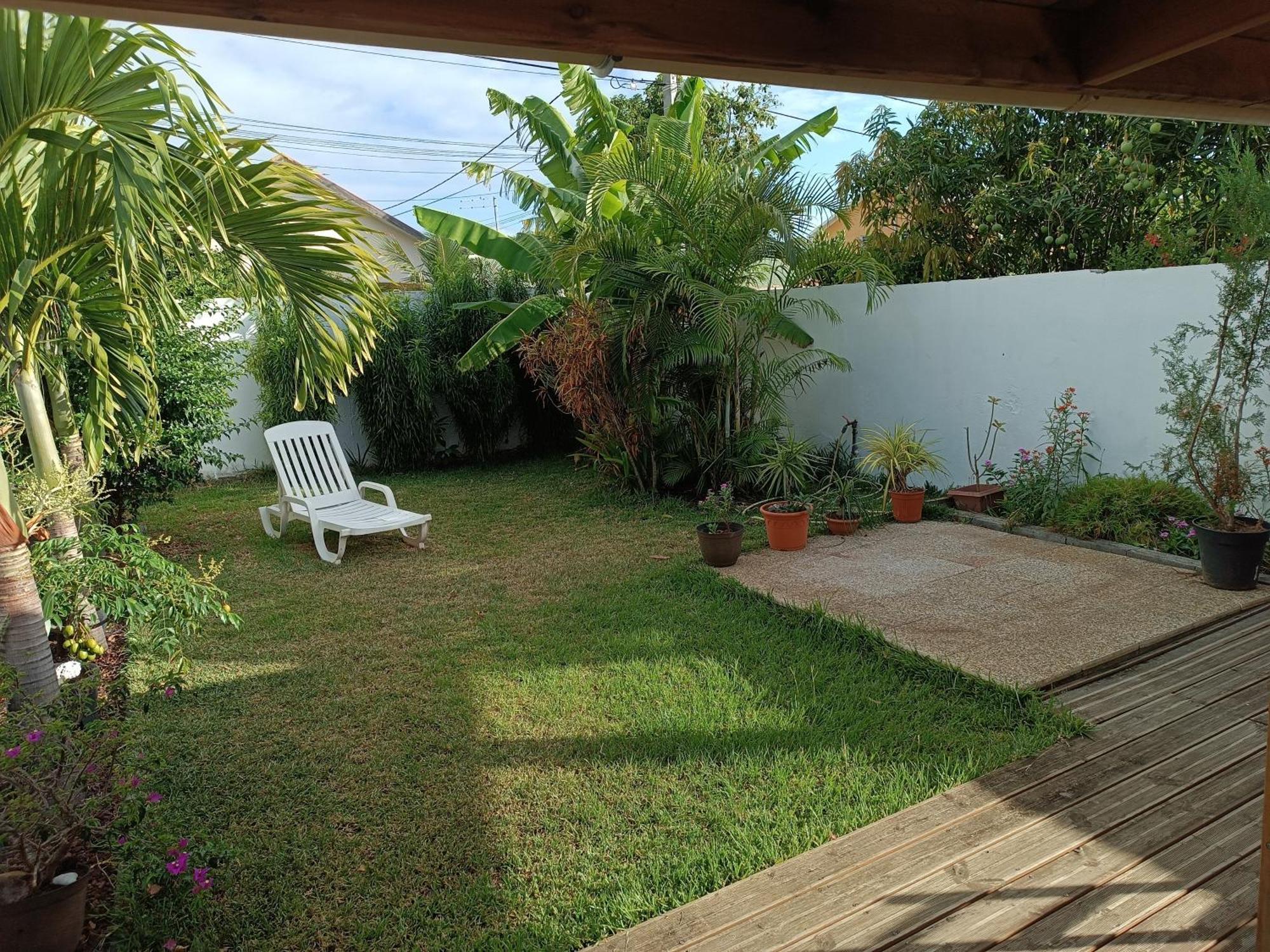 Jolie Maison T3 A St Pierre, 2 Chambres Avec Sdb, Grande Varangue, Jardin سانت بيير الغرفة الصورة